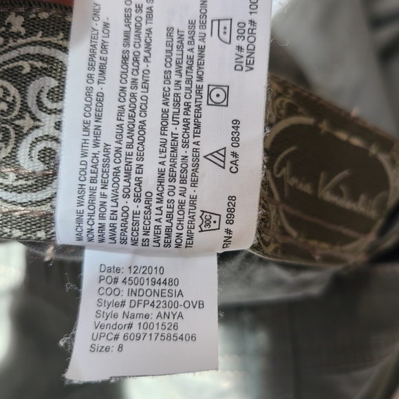 Gloria Vanderbilt Anya Capri Cargo Pants. Sage Green Size 8 - Picture 7 of 14